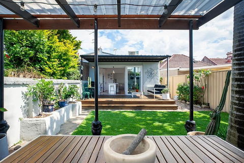 Garden Oasis Sydenham - Accommodation Newcastle 1