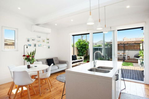 Garden Oasis Sydenham - Accommodation Newcastle 2