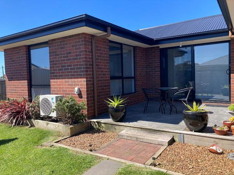 George Town Central BnB New Apartment - Accommodation Newcastle 0