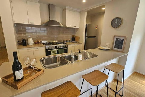 Getaway On Amaroo Way - Accommodation Newcastle 4