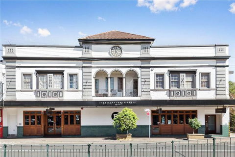 GLAD1 - Monash Rd - Gladesville - Accommodation Newcastle 2