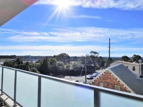 GLAD1 - Monash Rd - Gladesville - Accommodation Newcastle 4
