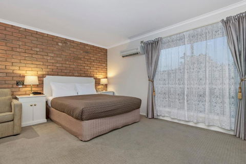 Golden Square Motor Inn - Accommodation Newcastle 4