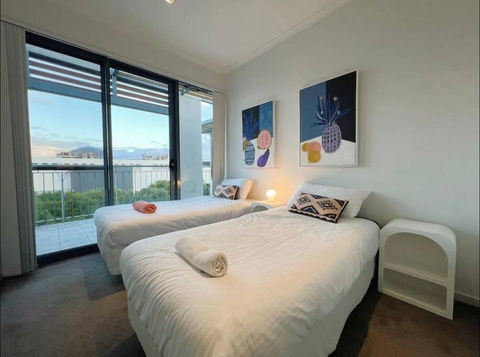 GW24-1 BATH 2 BR At The Glen With FREE Parking And Balcony - Accommodation Newcastle 1