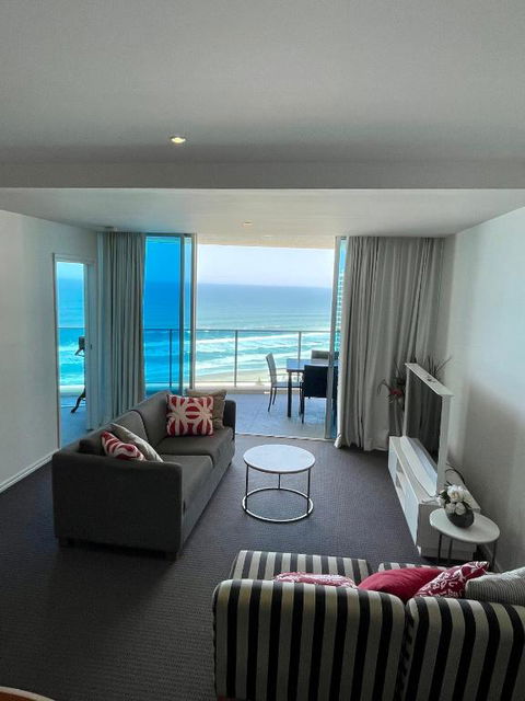 H Luxury Apartment At Surfers Paradise High Floor - Accommodation Newcastle 4
