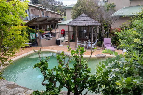 GORGEOUS STUDIO + 100M TO BEACH + POOL - Accommodation Newcastle 1