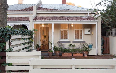 Gorgeous Subiaco Cottage - Accommodation Newcastle 0