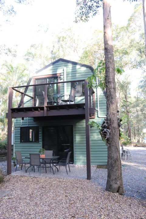 GREEN TREES CHALET Australia Zoo Close By - Accommodation Newcastle 1