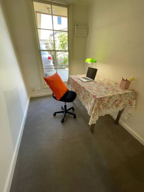 Hampton Spacious House & Pool - Accommodation Newcastle 1