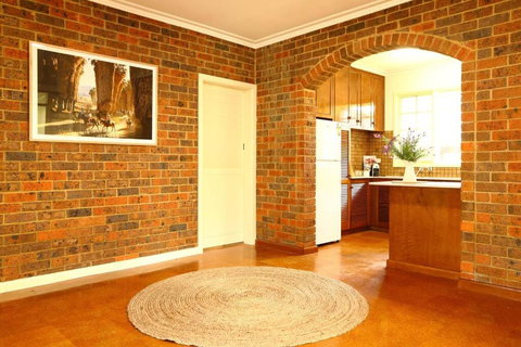 Hampton Spacious House & Pool - Accommodation Newcastle 3