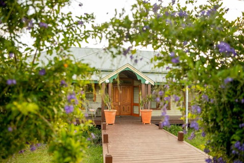 Hanging Tree Wines - Accommodation Newcastle 2