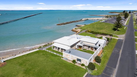 Harbour Masters Beachport - Accommodation Newcastle 0