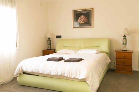 Hawthorn Holiday House - Accommodation Newcastle 1