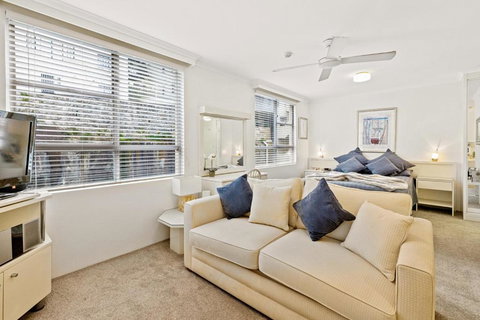 HENRY12 Self- Catering - Accommodation Newcastle 1