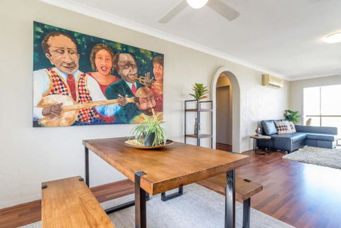 Inner City Pad Indooroopilly - Accommodation Newcastle 0