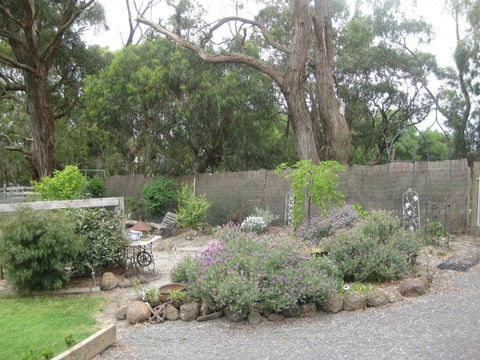 Honeyeater Cottage - Accommodation Newcastle 0