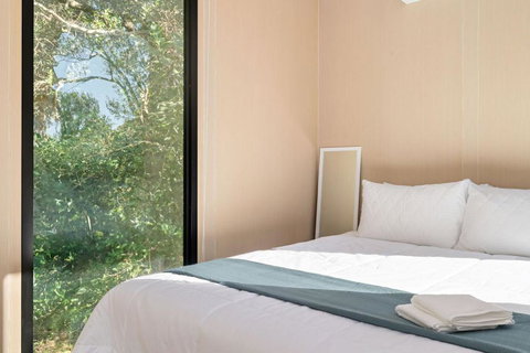 Huntingdon House By Tiny Away - Accommodation Newcastle 3