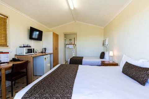 Hotel Settlers - Accommodation Newcastle 2