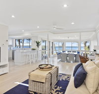 Adrift Retreat - St Georges Basin Waterfront Home - Accommodation Newcastle