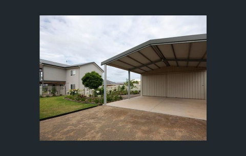 Agape Holiday Home - Accommodation Newcastle 2