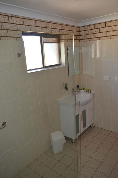 Alamo Motor Inn - Accommodation Newcastle 3