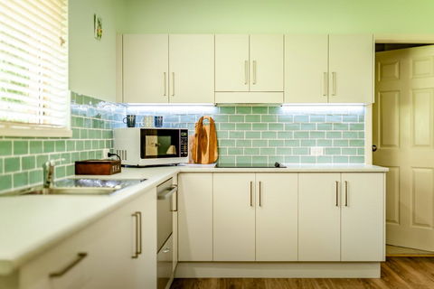 Alarks Nest Bed And Breakfast - Accommodation Newcastle 3