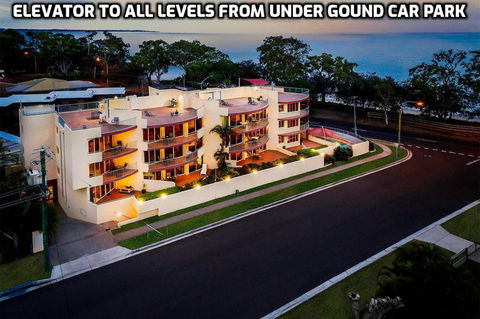 Alexander Beachfront Apartments - Accommodation Newcastle 0