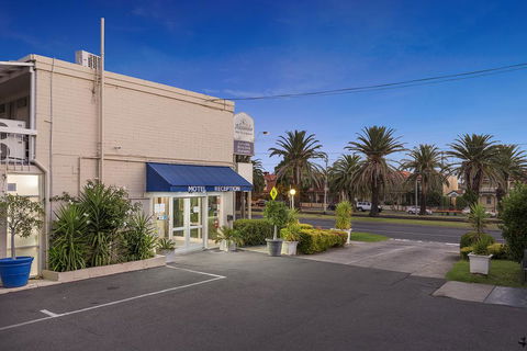 Alexander Motor Inn And Apartments - Accommodation Newcastle 2