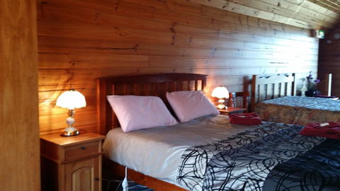 Alexanders Of Richmond - Accommodation Newcastle 1