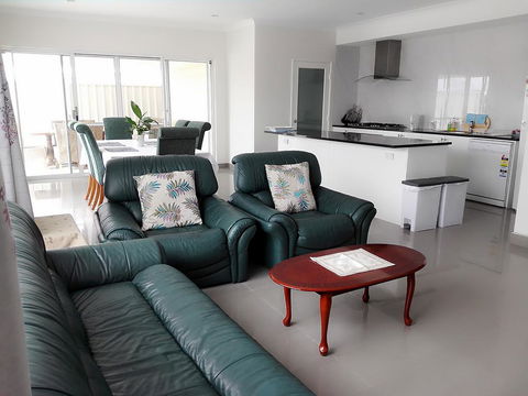 Alkimos Beach Retreat - Accommodation Newcastle 0