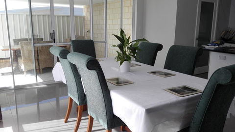 Alkimos Beach Retreat - Accommodation Newcastle 2