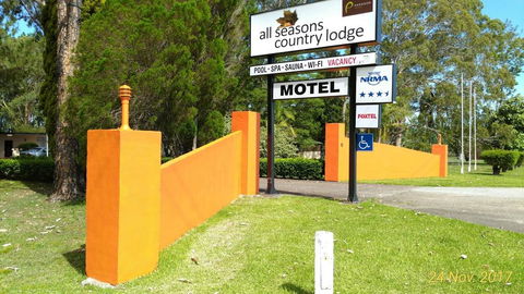 All Seasons Country Lodge - Accommodation Newcastle 0
