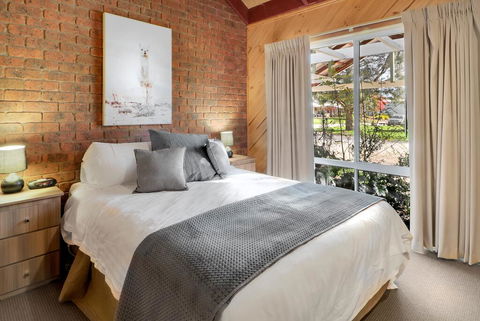 All Seasons Mansfield - Accommodation Newcastle 1
