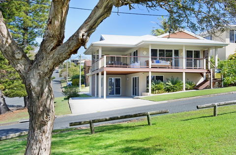 Allure By The Sea - Accommodation Newcastle 0