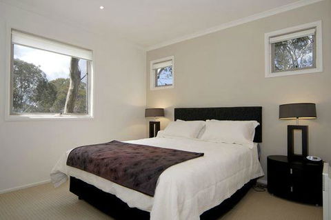 Alpenglow - Accommodation Newcastle 3