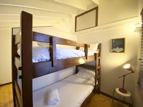 Alpine Retreat - Accommodation Newcastle 2