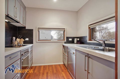Alyeska - Accommodation Newcastle 3