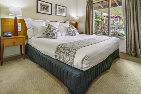 Alzburg Resort - Accommodation Newcastle 2
