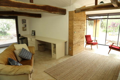Anagama House & Studio - Accommodation Newcastle 1