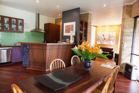 Anagama House & Studio - Accommodation Newcastle 0
