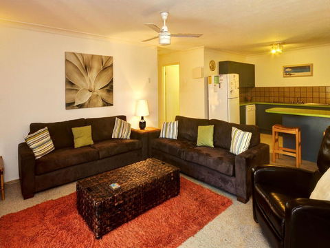 Apartment With Inground Pool - Accommodation Newcastle 0