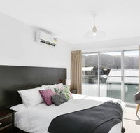 APOLLO 13 STUDIO - free wifi opposite beach - Accommodation Newcastle