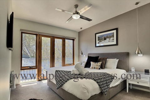 Apres - Accommodation Newcastle 1