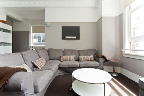 Apt - Sunny With Views - Accommodation Newcastle 0