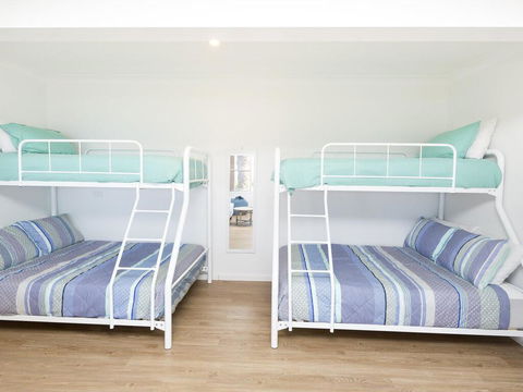 Aqua Palm With Sweeping One Mile Views - Accommodation Newcastle 3