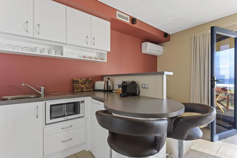 Aqua Shores Studio - Accommodation Newcastle 1
