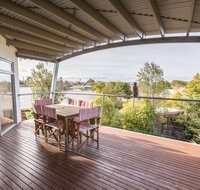 Aqua Vista - a stroll to Paynesville forshore - Accommodation Newcastle