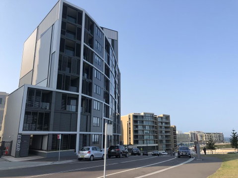 Arena On The Beach - Accommodation Newcastle 1