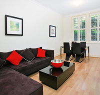 Art Deco in the Cul-de-Sac - Spacious Executive 1BR Potts Point Apartment in Quiet Cul-de-Sac - Accommodation Newcastle