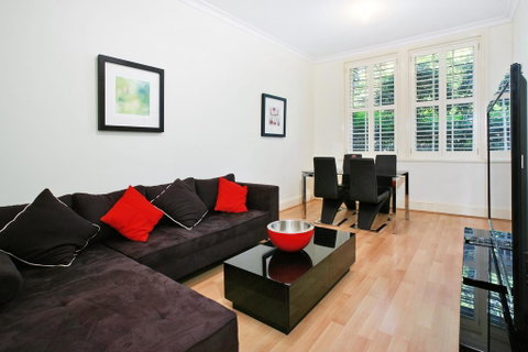 Art Deco In The Cul-de-Sac - Spacious Executive 1BR Potts Point Apartment In Quiet Cul-de-Sac - Accommodation Newcastle 0
